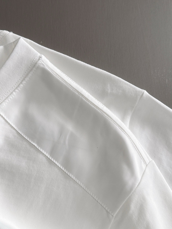 ブランドTシャツ着用イメージ